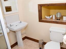 Pinewood Guest House