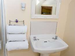 Pinewood Guest House