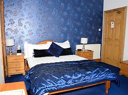 Pinewood Guest House