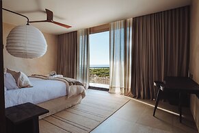 Hotel Alaia