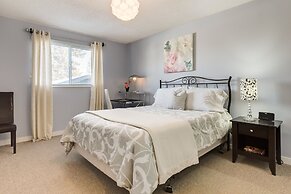 Superb 3BR mins to DT SAIT