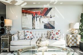 QuickStay - Premium 2bdrm in Yorkville (Yonge & Bloor)