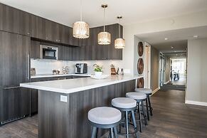 QuickStay - Premium 2bdrm in Yorkville (Yonge & Bloor)