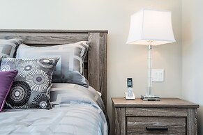 QuickStay - Premium 2bdrm in Yorkville (Yonge & Bloor)