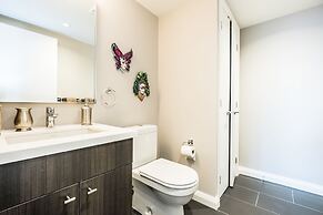 QuickStay - Premium 2bdrm in Yorkville (Yonge & Bloor)
