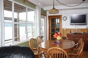Orca Lodge