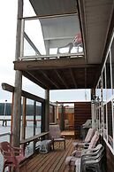 Orca Lodge