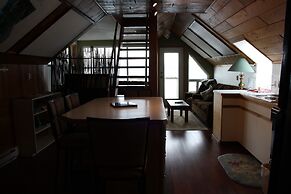 Orca Lodge