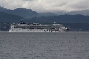 Orca Lodge
