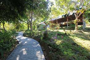 Chomjan Beach Resort