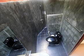 Chomjan Beach Resort