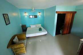 Chomjan Beach Resort