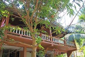 Chomjan Beach Resort