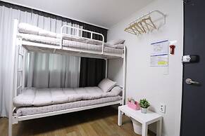 Liz's House - Hostel