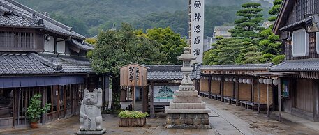 Wisterian Life Club Toba