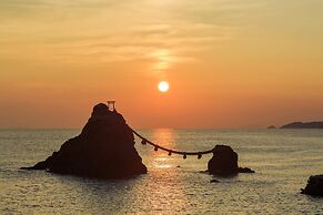 Wisterian Life Club Toba