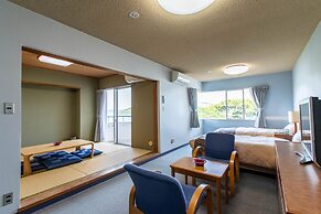 Wisterian Life Club Toba