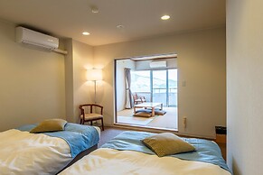 Wisterian Life Club Toba