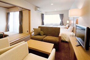 Wisterian Life Club Toba