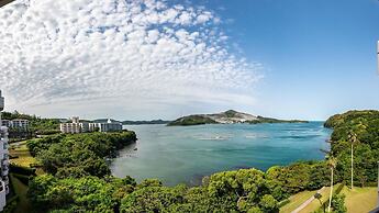 Wisterian Life Club Toba