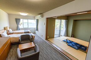 Wisterian Life Club Toba