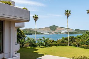 Wisterian Life Club Toba