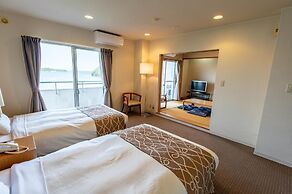 Wisterian Life Club Toba