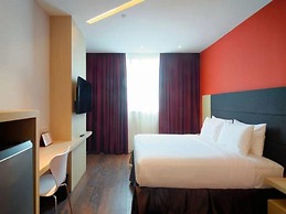 The Klagan Riverson Hotel & Residence