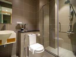 The Klagan Riverson Hotel & Residence