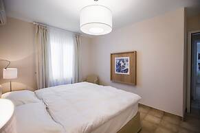 Villa Delta Suite House