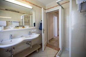 Villa Delta Suite House