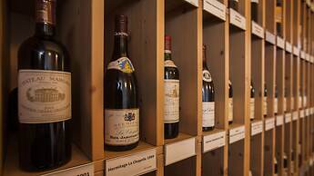 Villa Delta Suite House