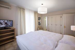 Villa Delta Suite House