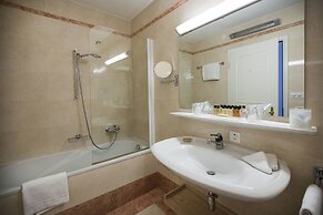 Villa Delta Suite House