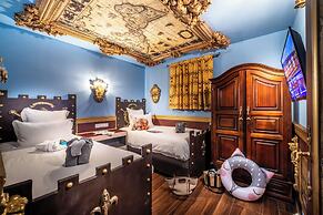 Hotel Pirates World