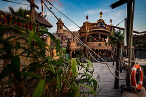 Hotel Pirates World