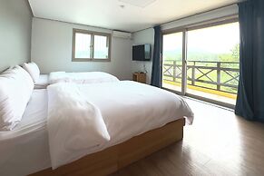 Whinstone Hotel and Resort
