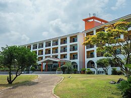 Whinstone Hotel and Resort