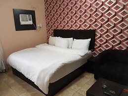Eddy Vic Hotel