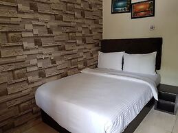 Eddy Vic Hotel