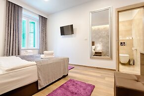 Central Pearl by Nono Ban