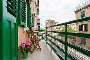 Central Pearl by Nono Ban