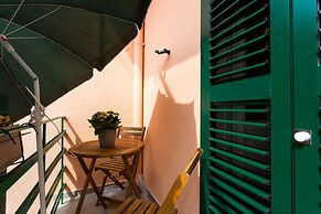 Central Pearl by Nono Ban