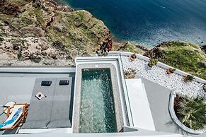 Virginia's Cave Villas