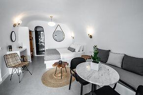 Virginia's Cave Villas