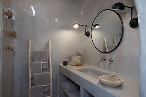 Virginia's Cave Villas