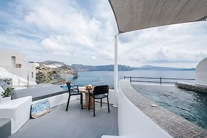 Virginia's Cave Villas