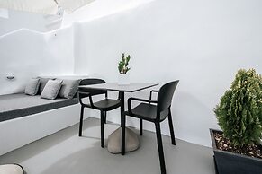 Virginia's Cave Villas