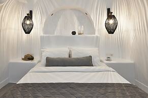 Virginia's Cave Villas