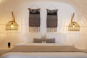 Virginia's Cave Villas